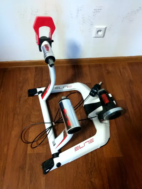 TRENAŻER ROWEROWY ELITE QUBO POWER MAG SMART B+