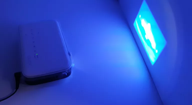 PROJEKTOR VIVITEK QUMI Q8 BIAŁY PRZEBIEG 1H