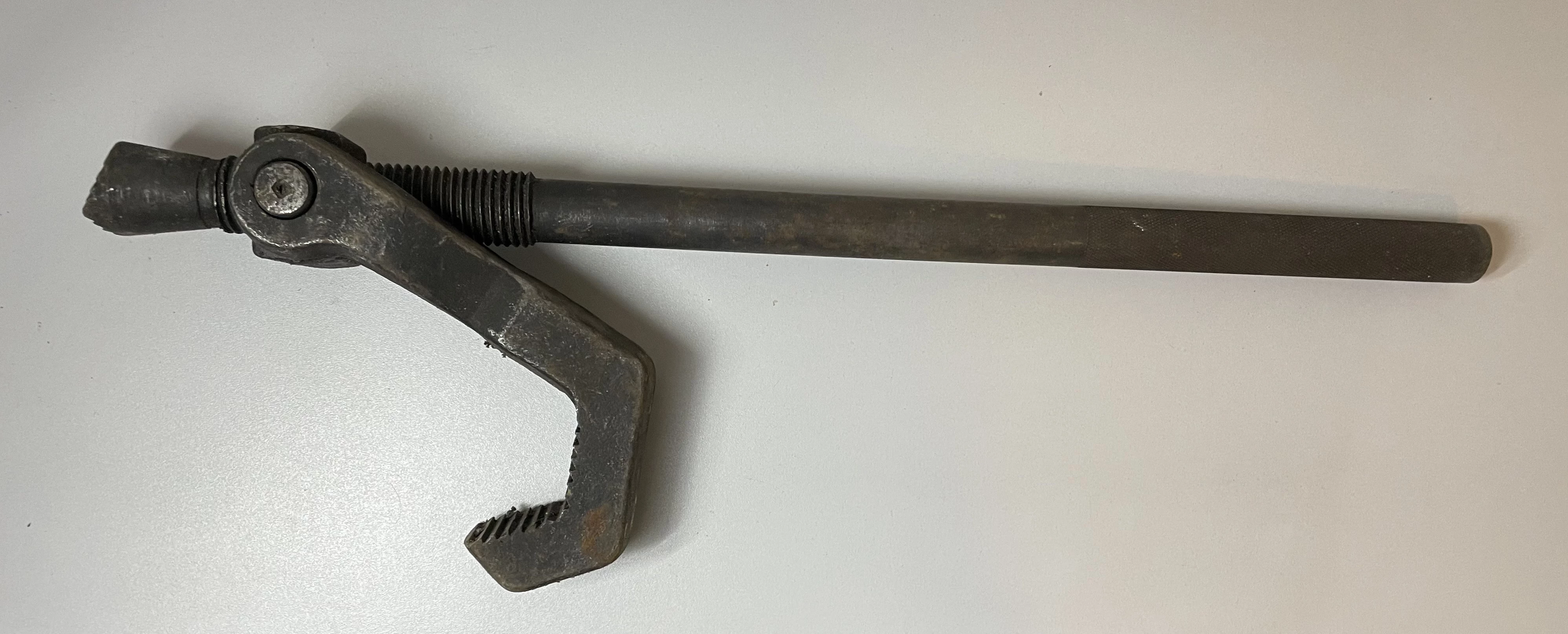 klucz-hydrauliczny-hakowy-do-rur-rurhak-marka-stalco