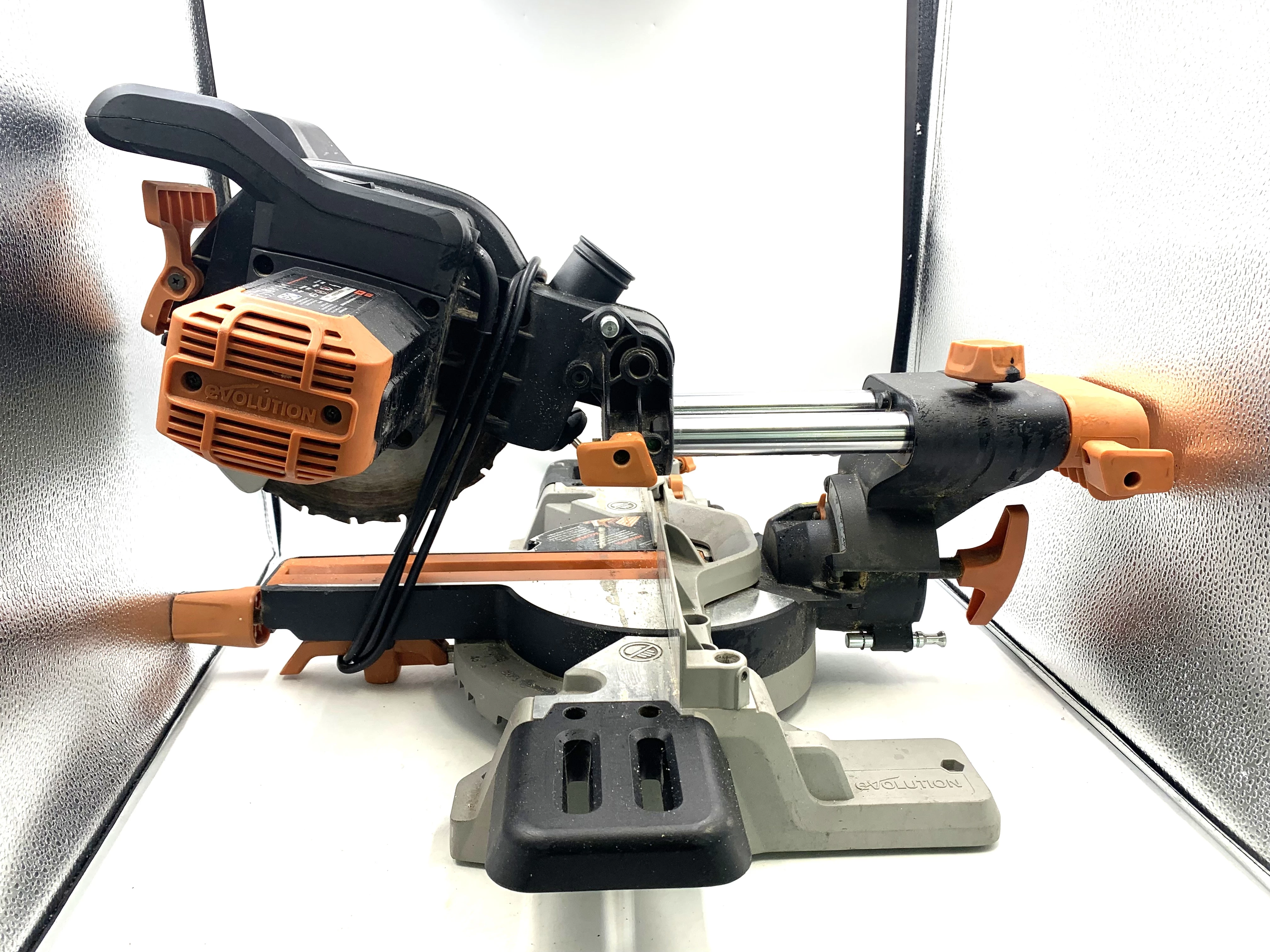 pila-ukosnica-evolution-r210-marka-evolution