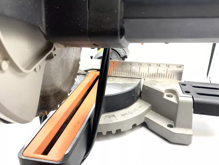 pila-ukosnica-evolution-r210-product-id-44f7d6b4-34bc-4ae9-9580-ba422c8c1a27