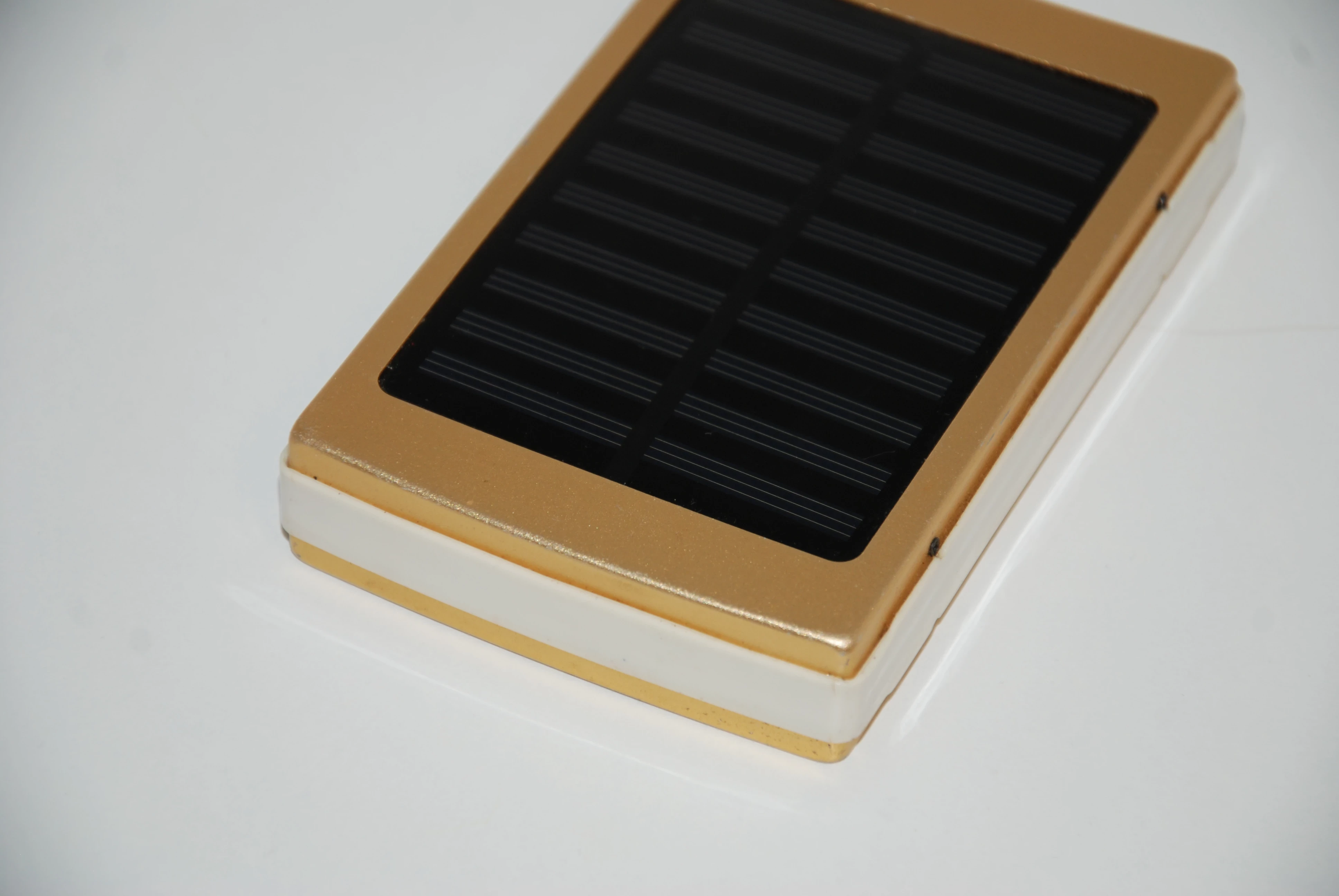 powerbank-solarny-50000mah-stan-uzywany