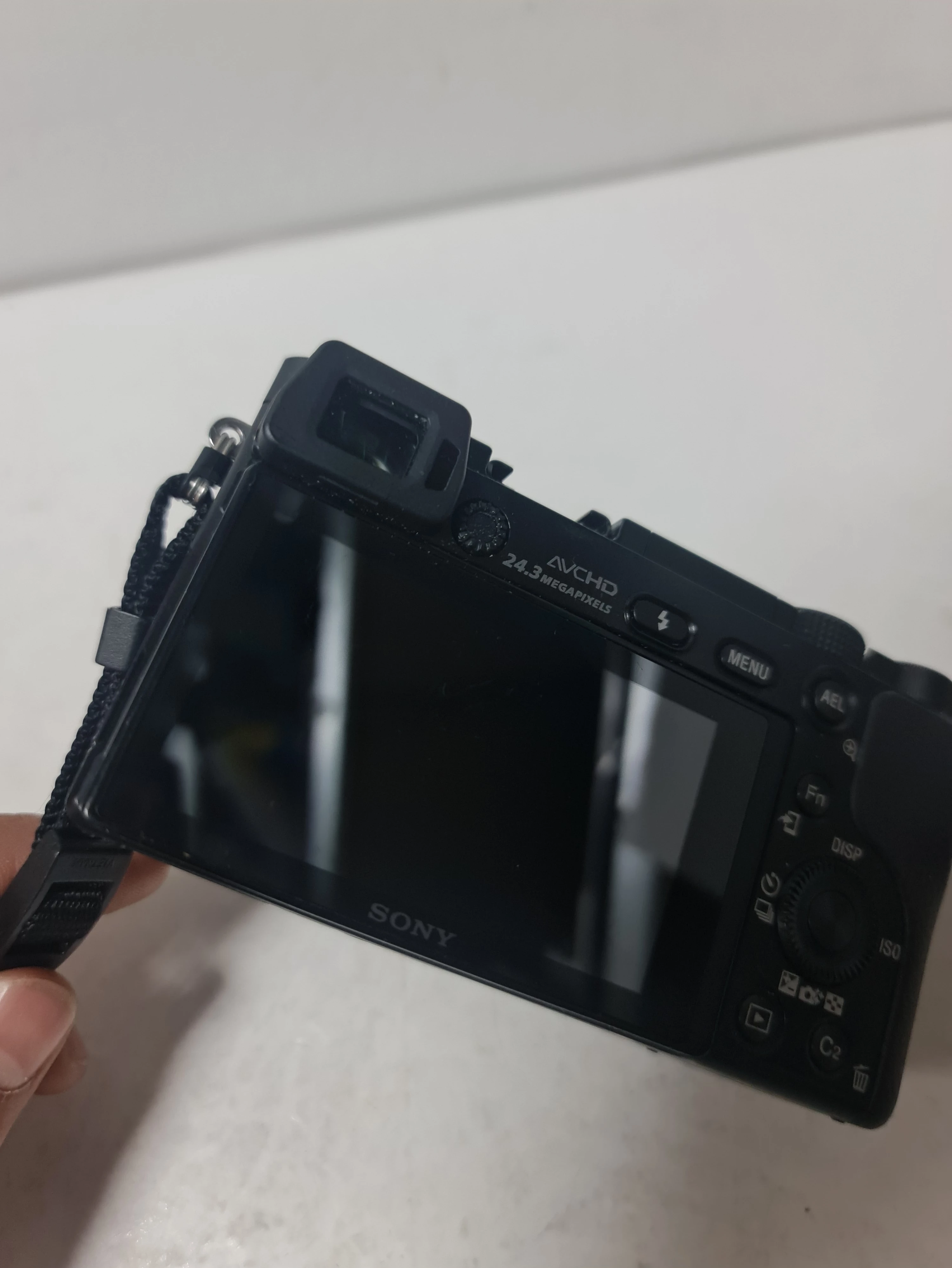 bezlusterkowiec-sony-a6000-etui-lad-marka-sony