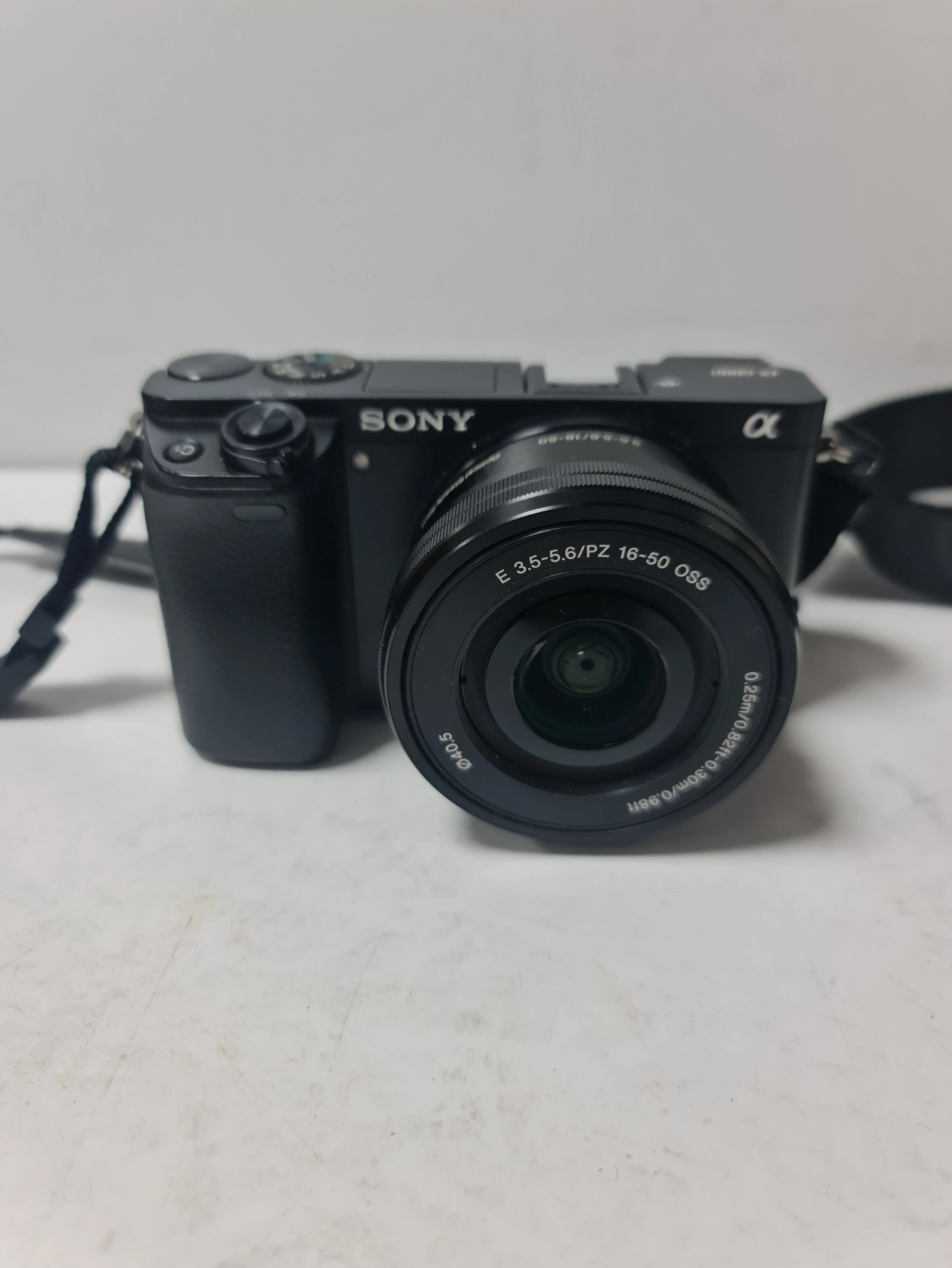 bezlusterkowiec-sony-a6000-etui-lad-stabilizacja-brak-stabilizacji