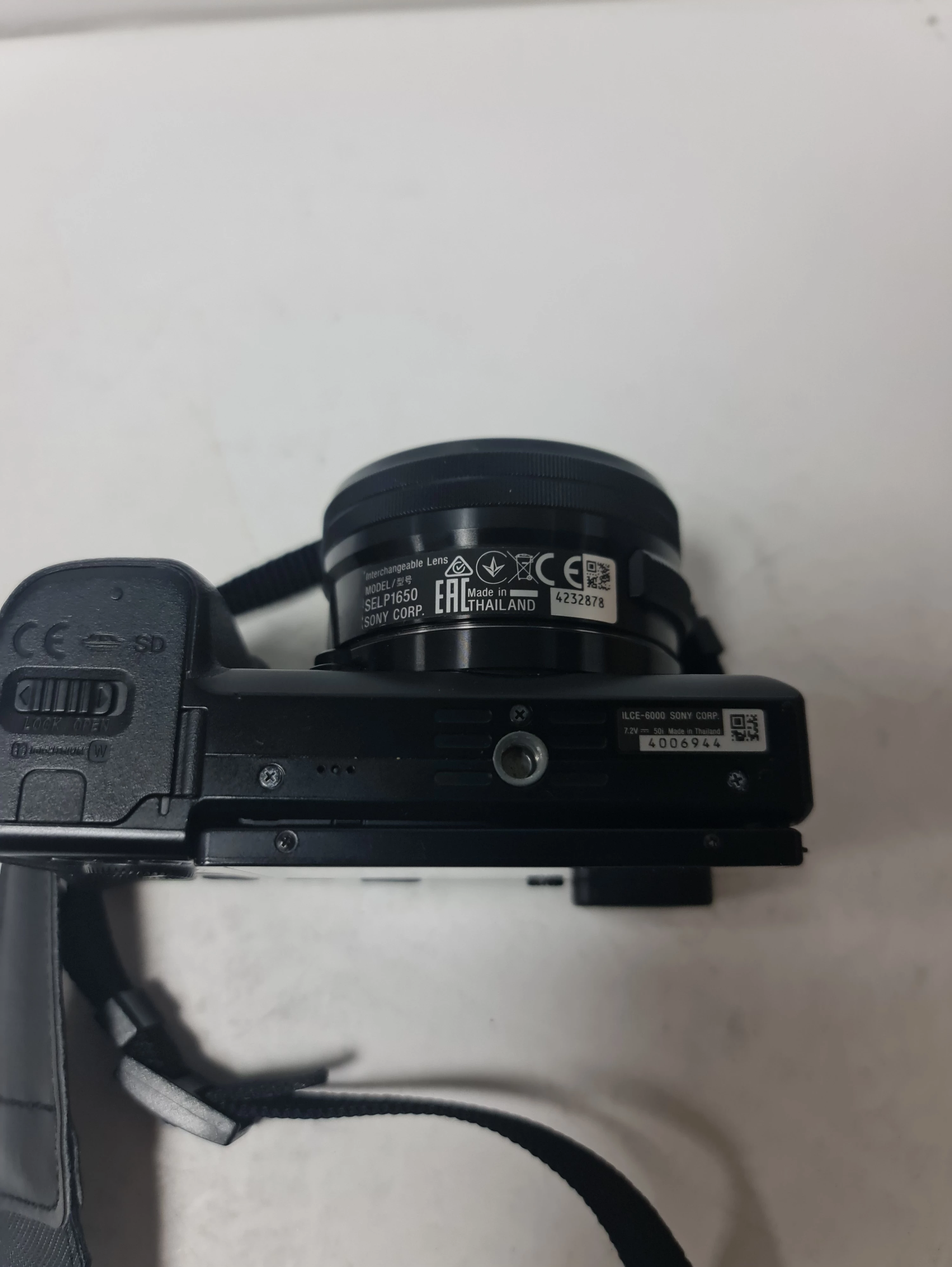 bezlusterkowiec-sony-a6000-etui-lad-rozdzielczosc-2430