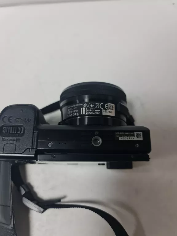 bezlusterkowiec-sony-a6000-etui-lad-rozdzielczosc-2430