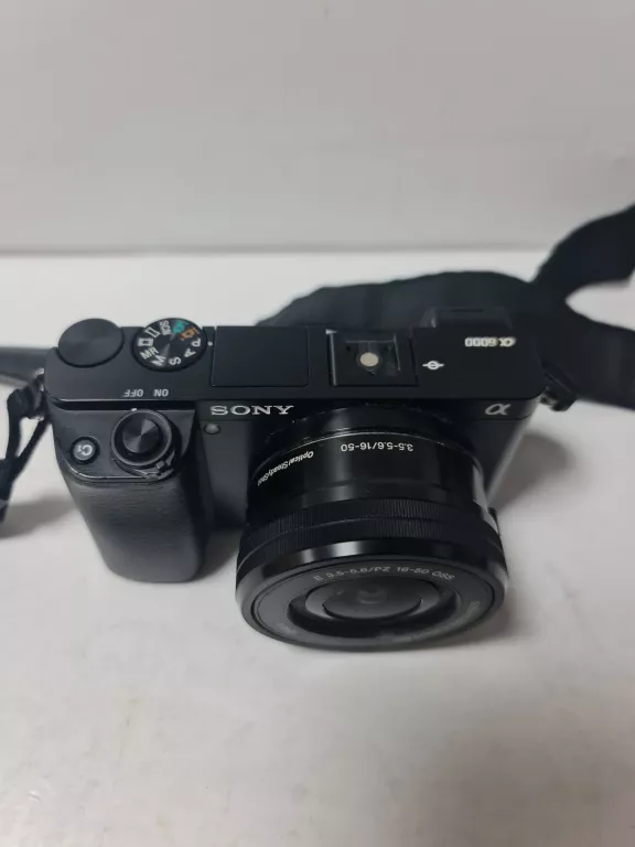 bezlusterkowiec-sony-a6000-etui-lad-ean-gtin-4905524974393