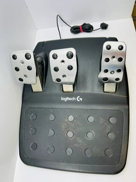 KIEROWNICA LOGITECH G29 PEDAŁY + SHIFTER OPIS