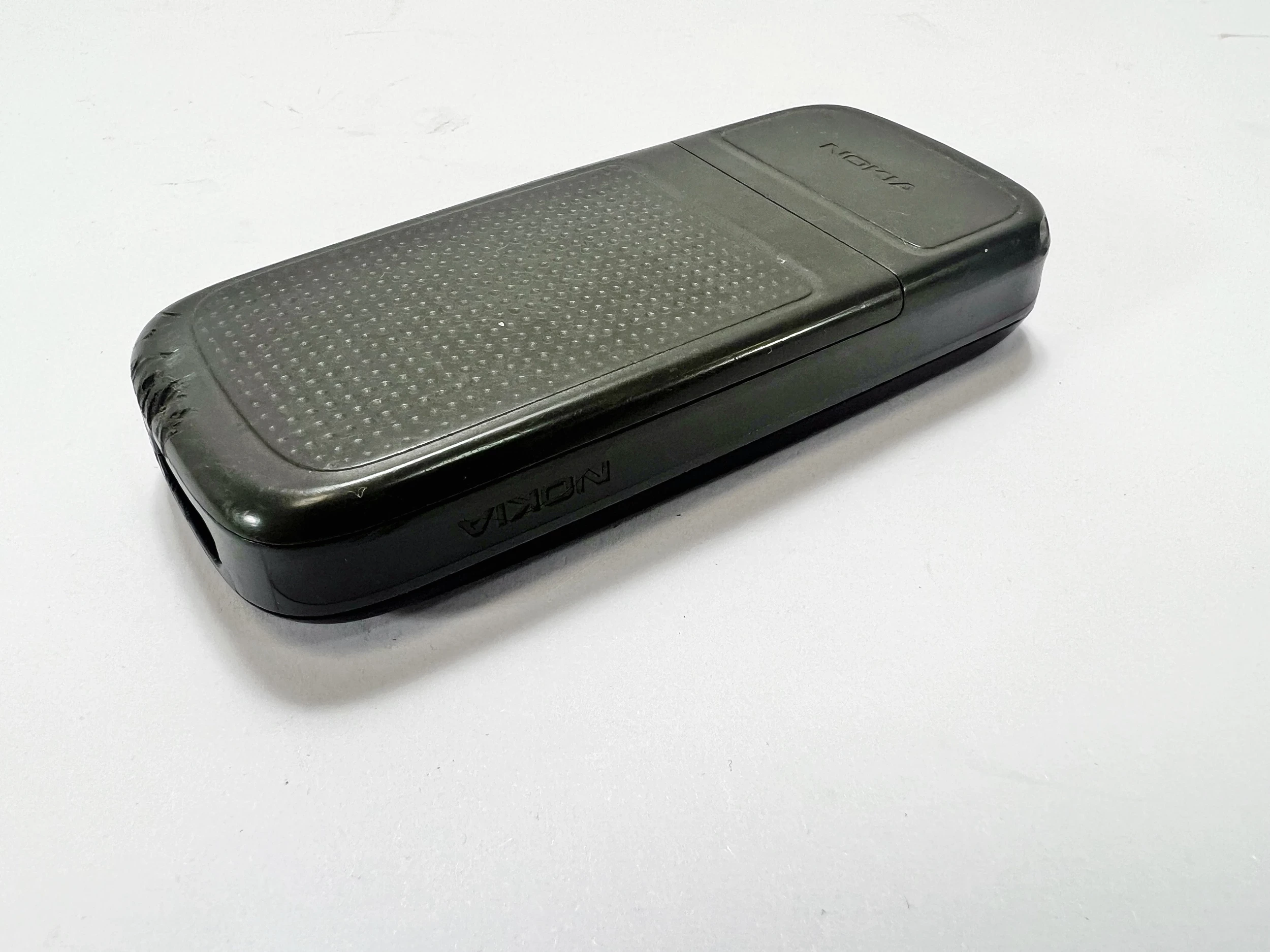 telefon-nokia-1208-rh-105-pekniety-ekran-przekatna-ekranu-180