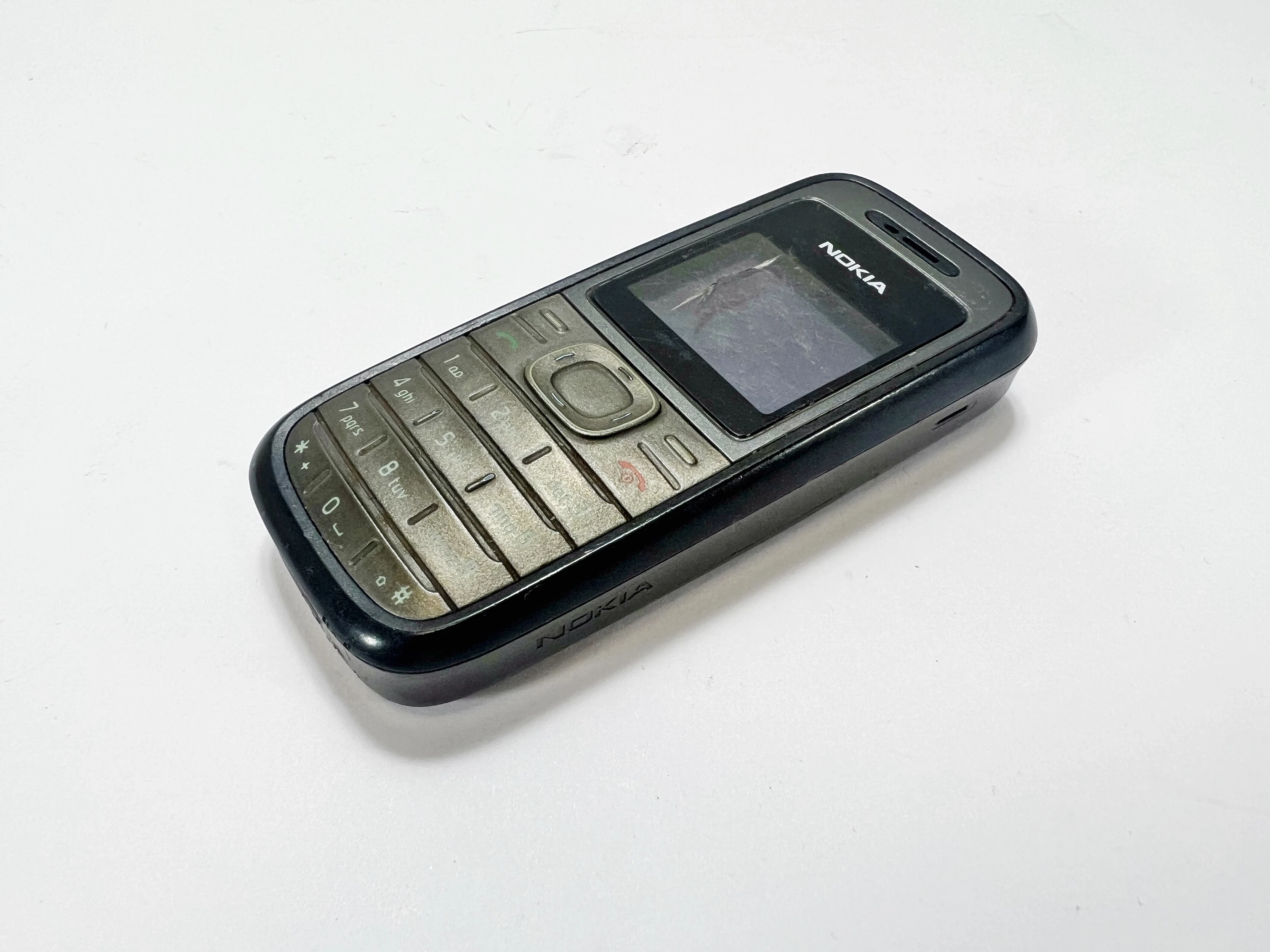 telefon-nokia-1208-rh-105-pekniety-ekran-plac-3-maja-6-sj-luban-kamp