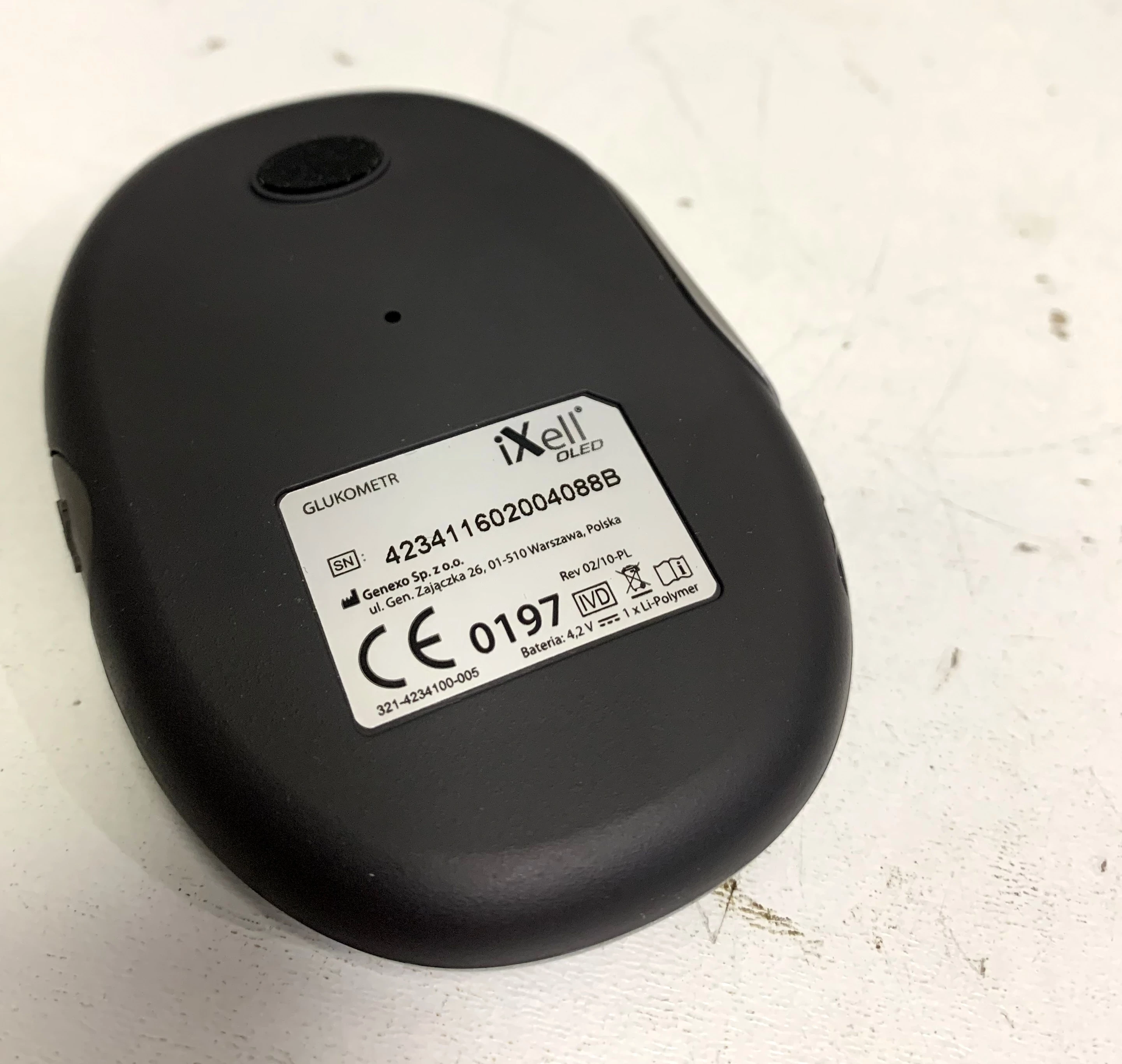 glukometr-ixell-oled-ladowarka-pudelko-pomiar-glukozy