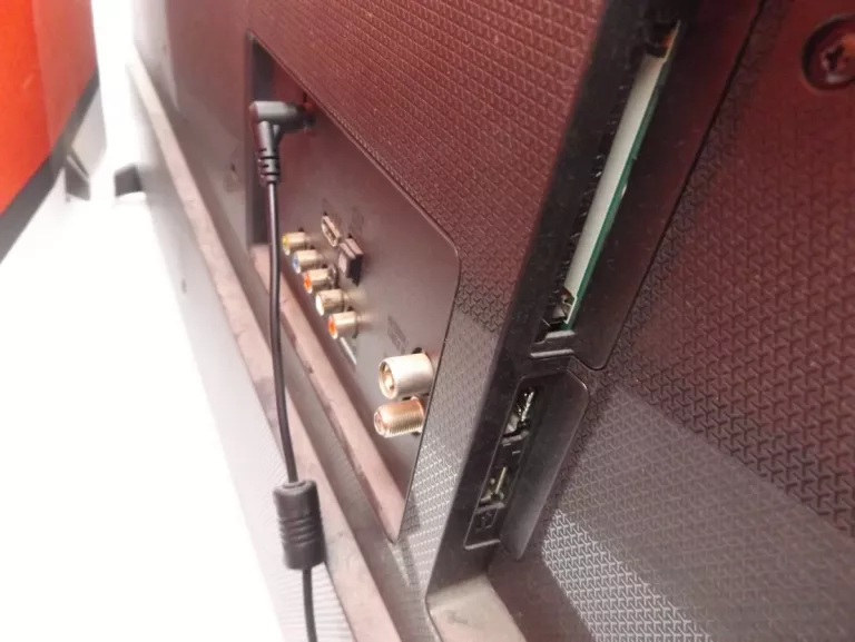 tv-lg-43lk5100pla-dvbt2-linia-5x1cm-piks-uszkodzona-matryca-typ-telewizora-211486-250142