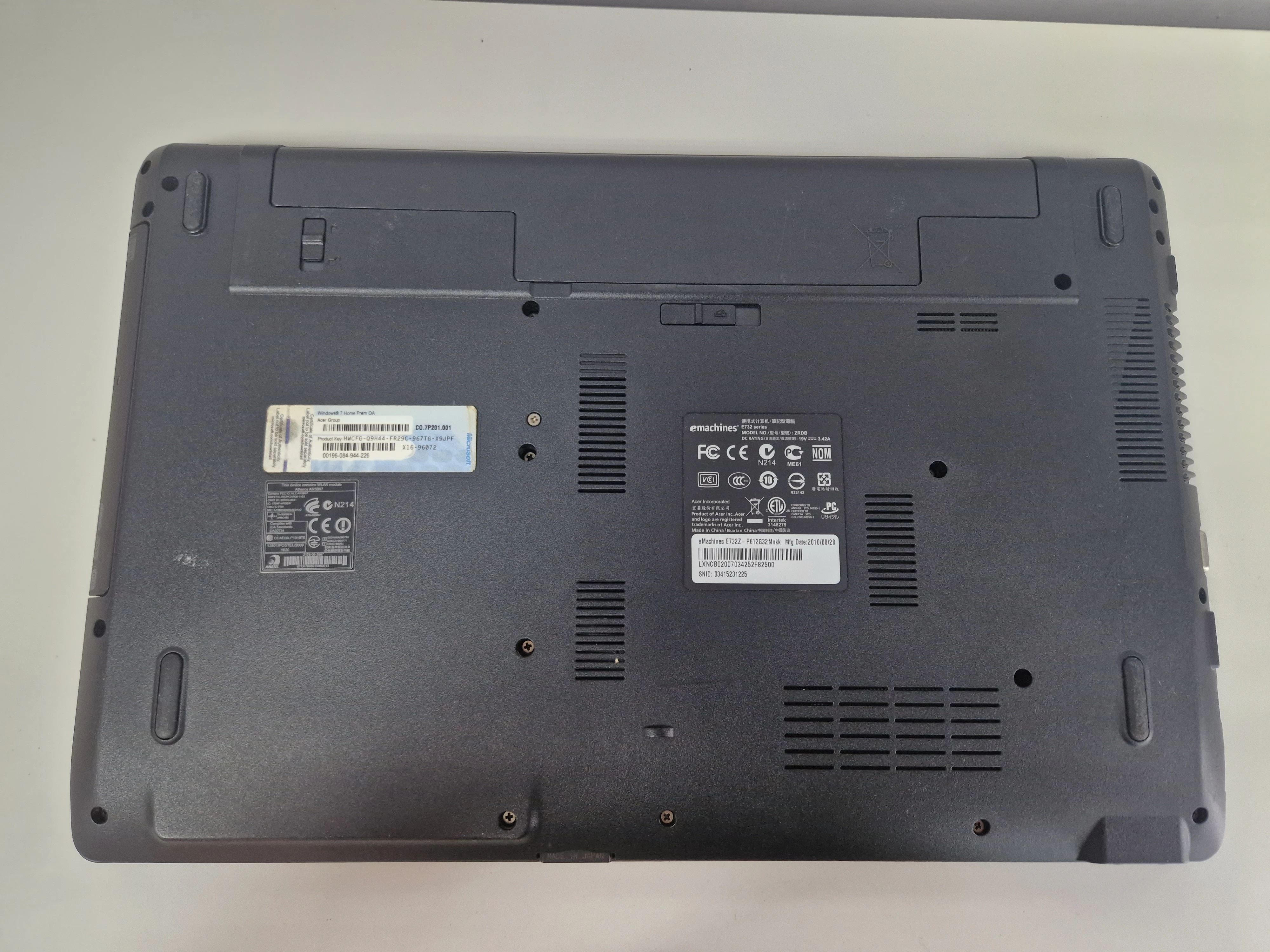 laptop-emachines-e732z-p6100-2320gb-win10-rodzaj-karty-graficznej-grafika-zintegrowana