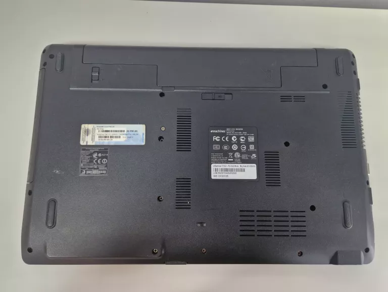 laptop-emachines-e732z-p6100-2320gb-win10-rodzaj-karty-graficznej-grafika-zintegrowana