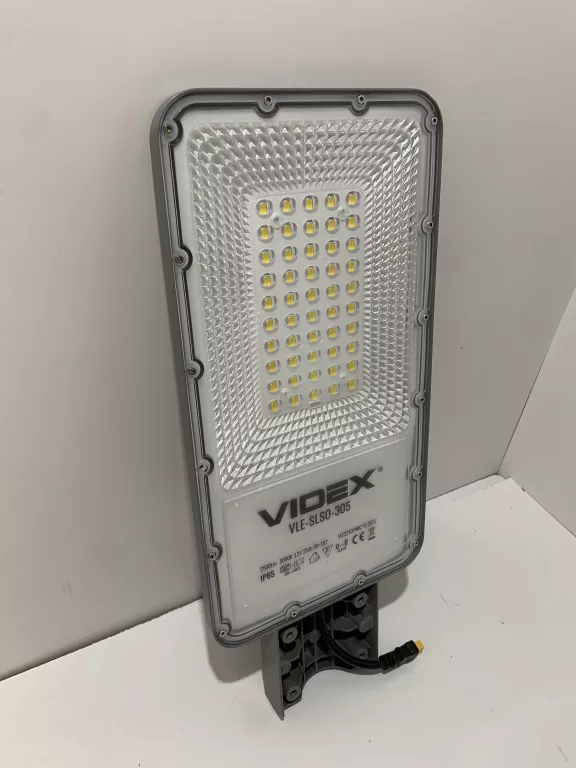 LAMPA ULICZNA VLE-SLSO-305