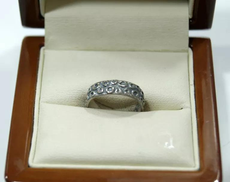 wyjatkowy-srebrny-pierscionek-925-marka-inna-marka