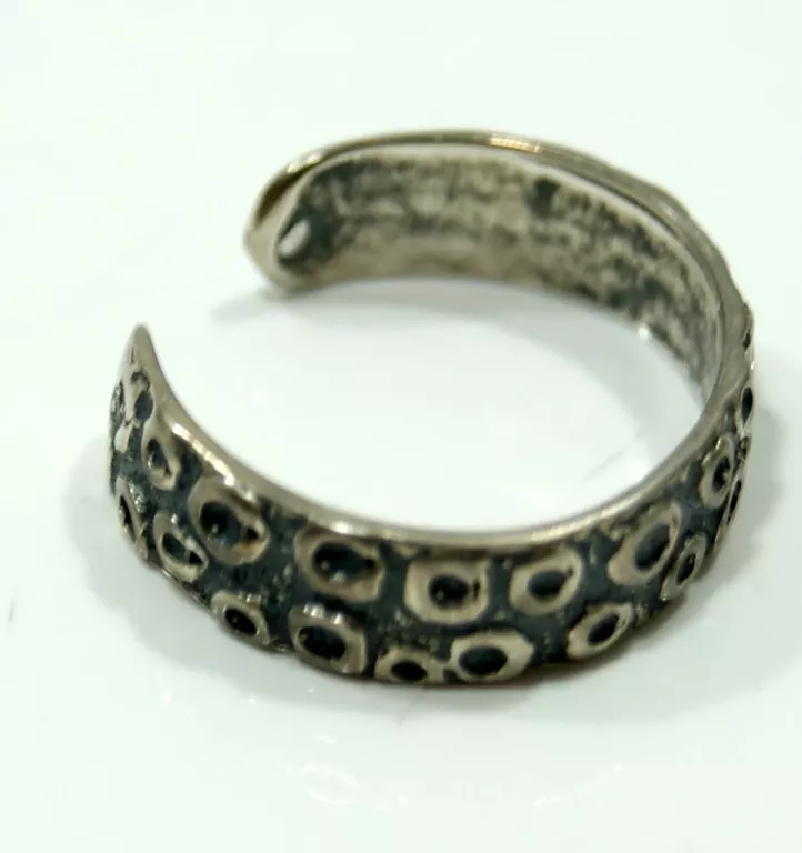 wyjatkowy-srebrny-pierscionek-925-kolor-dominujacy-srebrny