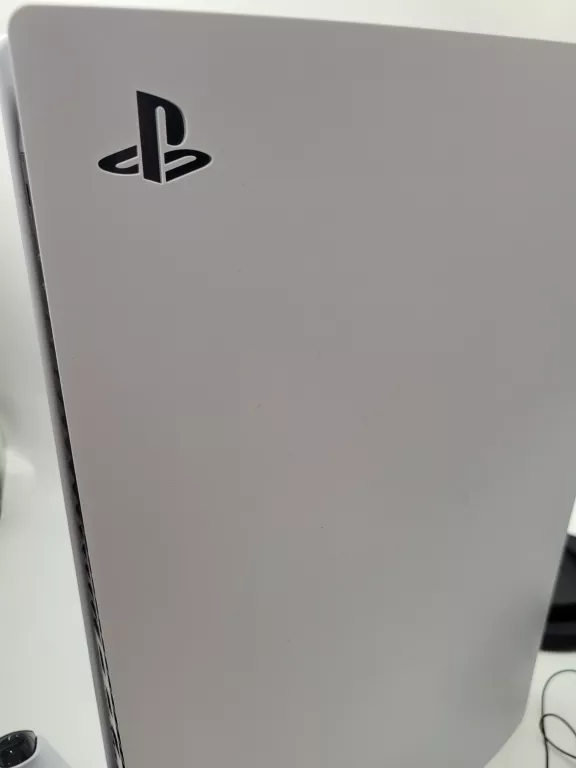 konsola-ps5-zestaw-wersja-playstation-5