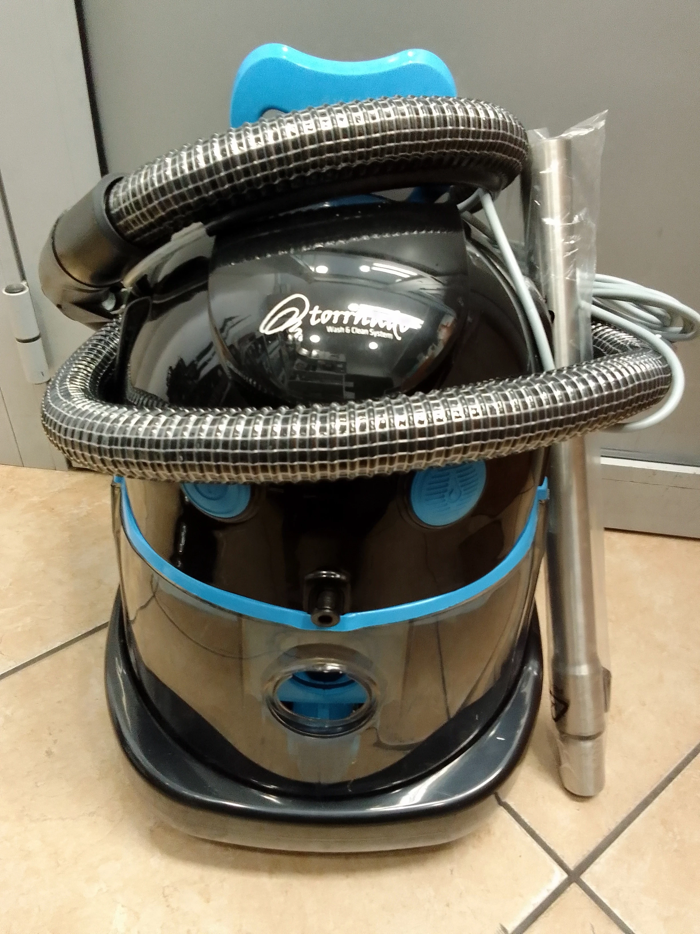 odkurzacz-pioracy-torrnado-moc-2000-w-kolor-dominujacy-niebieski