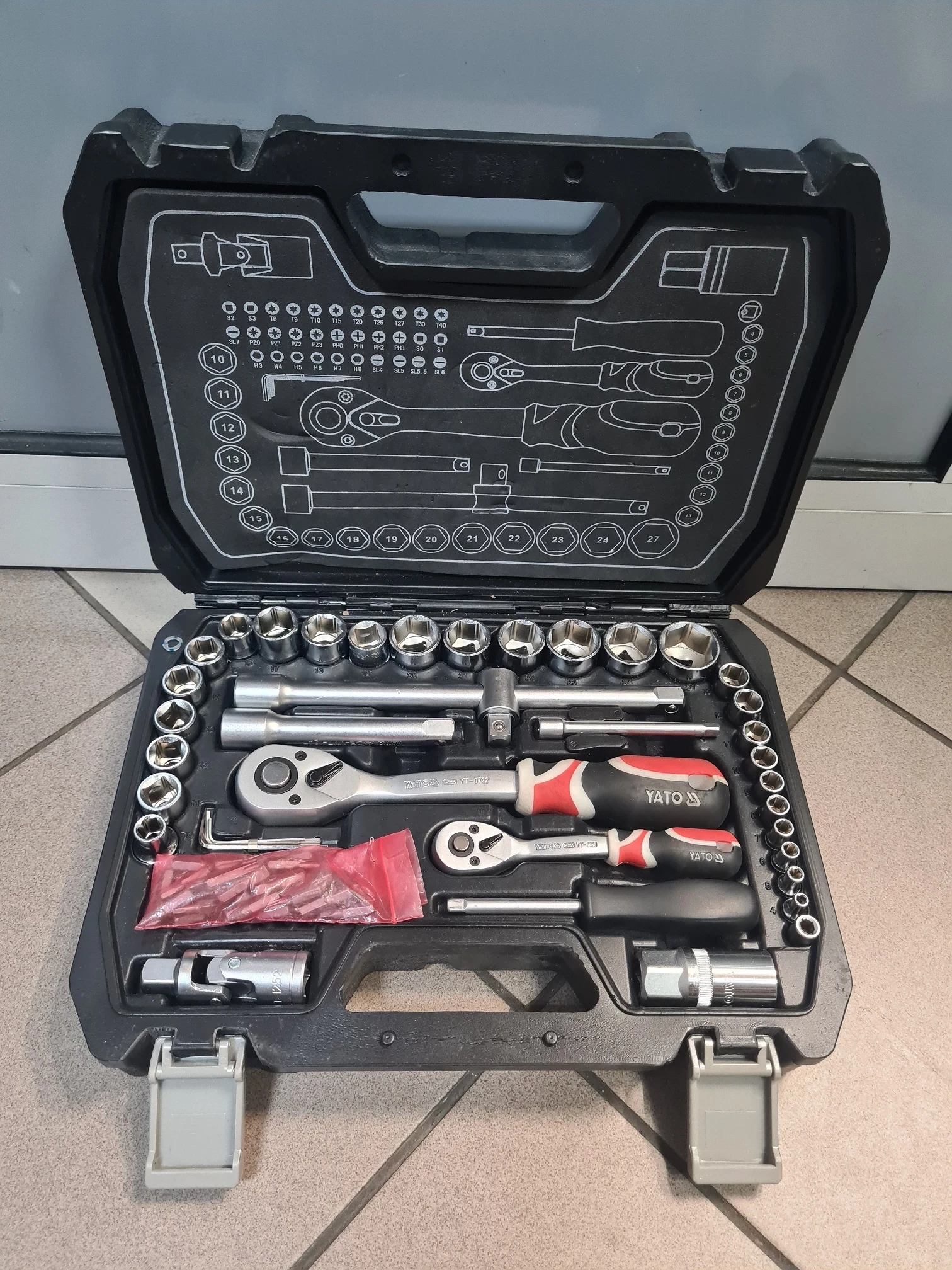 zestaw-kluczy-nasadowych-yato-yt-38782-saturna-41-glogow