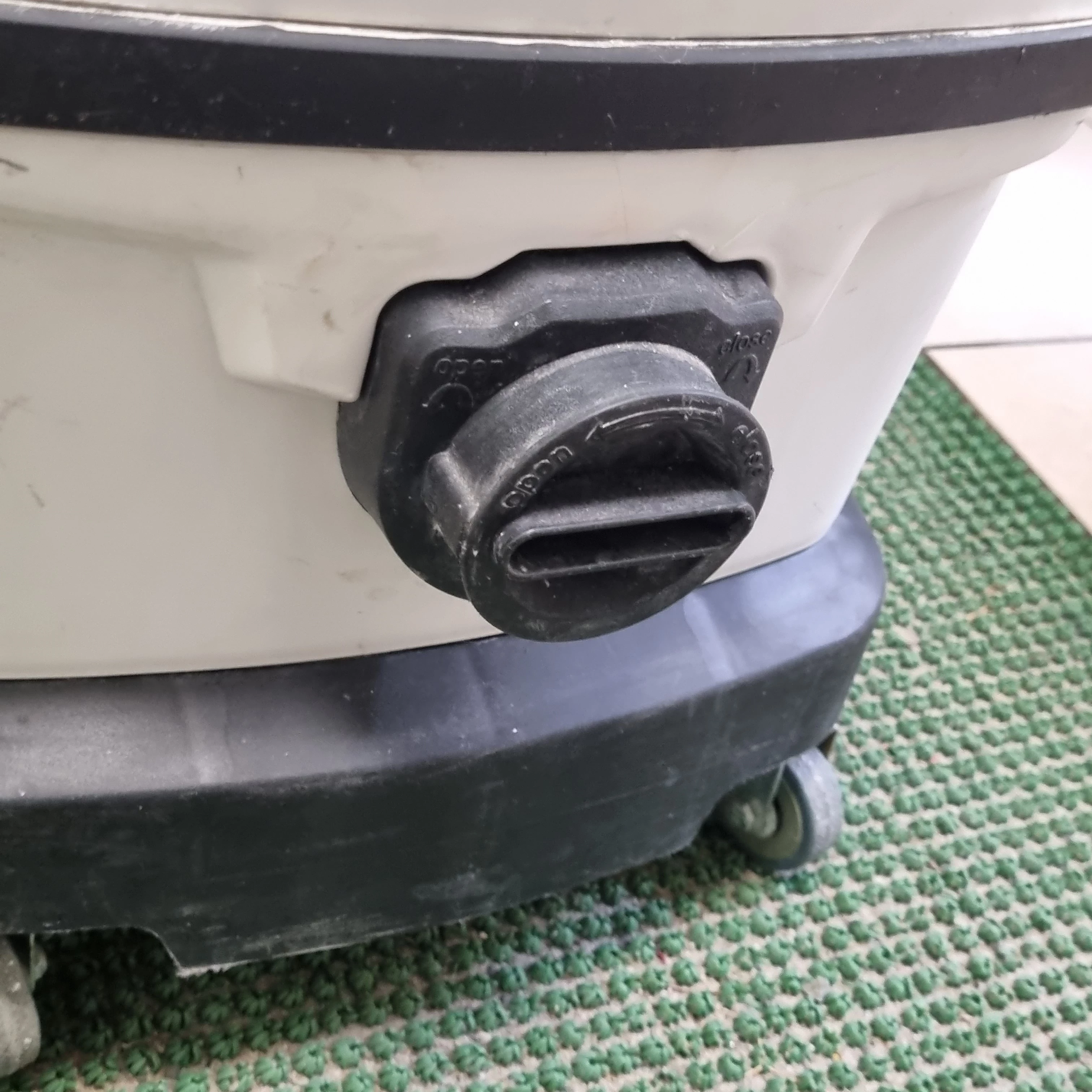 odkurzacz-przemyslowy-dedra-ded6603-product-id-48a0f7dc-f6f2-416e-a8ce-570cd0df71cb