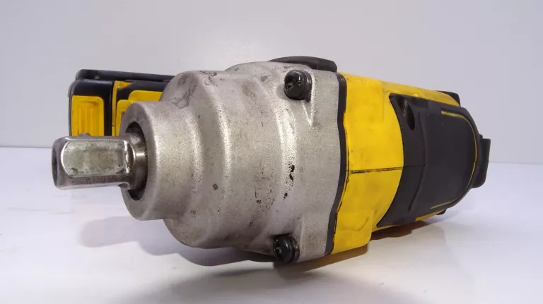 KLUCZ UDAROWY DEWALT DCF894 1/2 4AH ŁAD WALIZKA