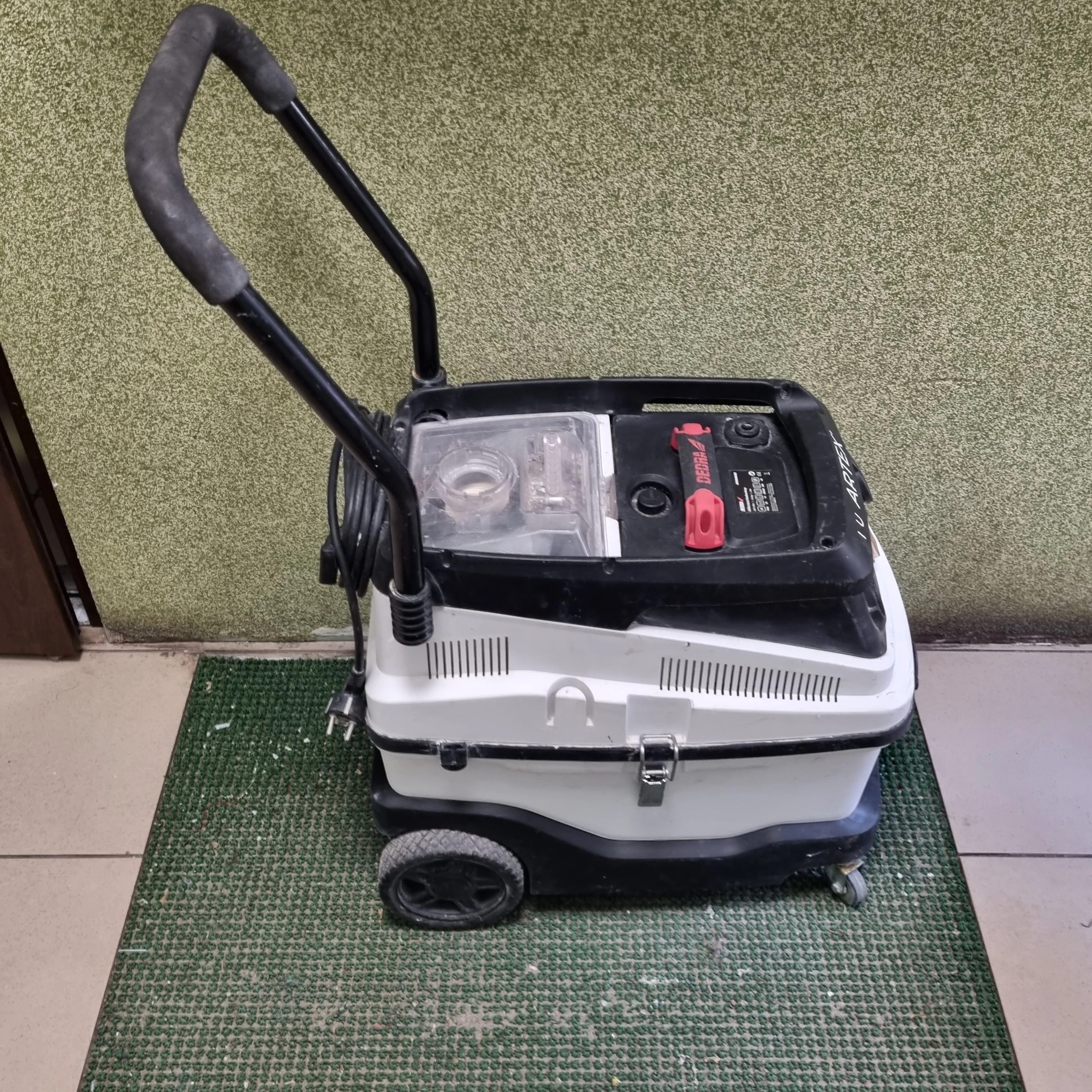 odkurzacz-przemyslowy-dedra-ded6603-stan-uzywany