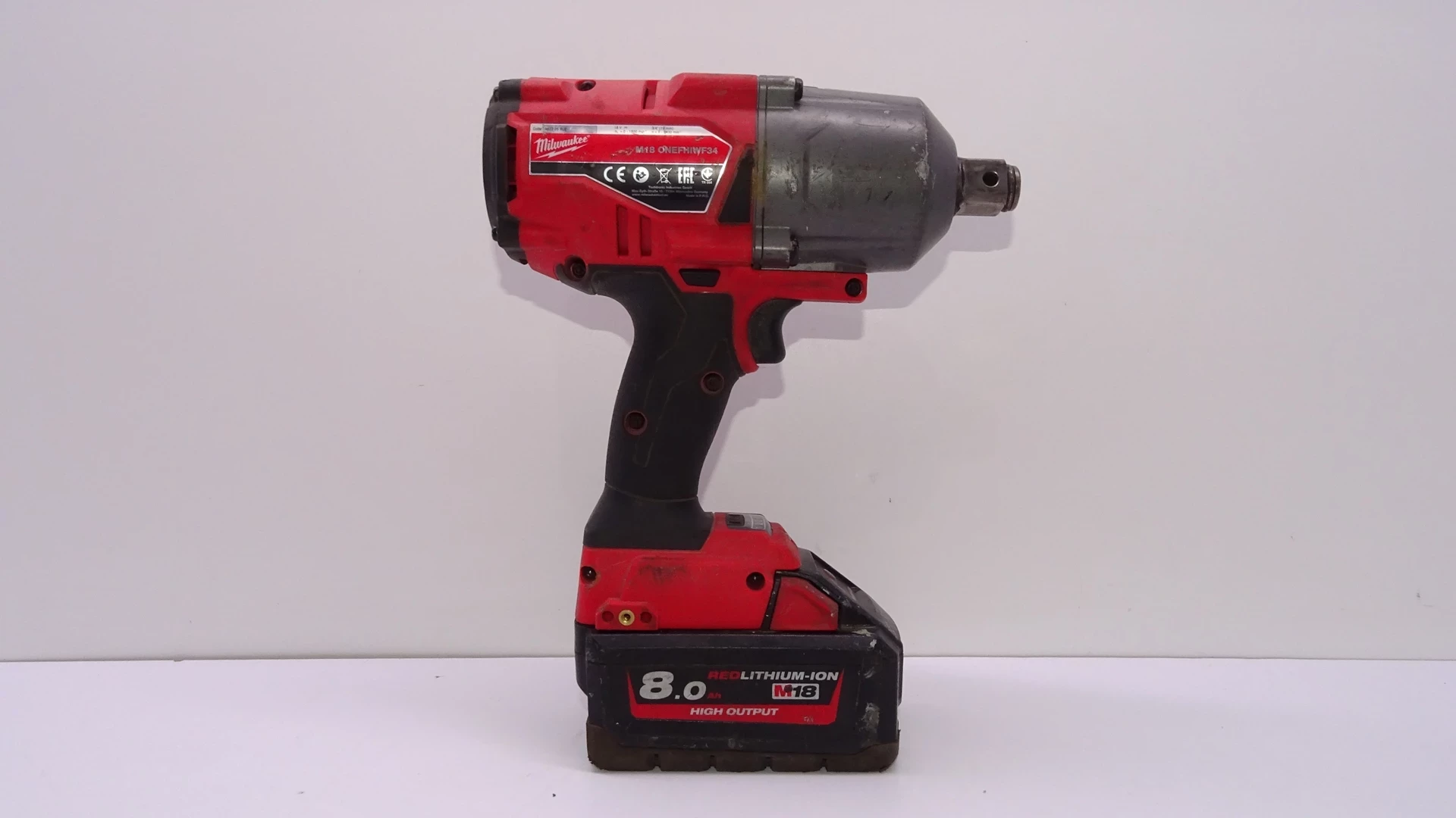 klucz-udarowy-milwaukee-m18-onefhiwf34-aku-8ah-stan-uzywany