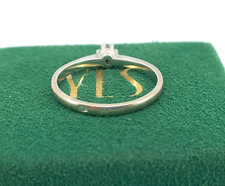 PIERŚCIONEK Z BIAŁEGO ZŁOTA DIAMENT YES 585 1.69G