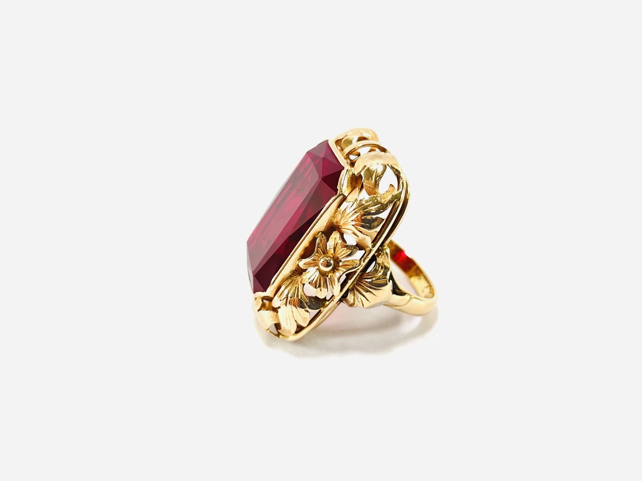 piekny-zloty-pierscionek-z-rubinem-p585-r17-1478g-ean-gtin-4363311208746