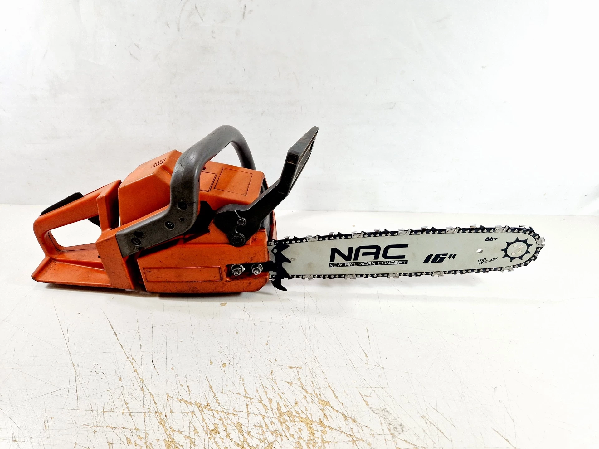 pila-pilarka-spalinowa-lancuchowa-husqvarna-45-zasilanie-spalinowe