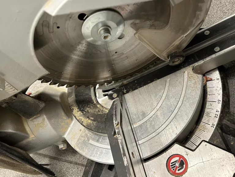 pila-ukosnica-metabo-kgs-254-m-srednica-tarczy-254