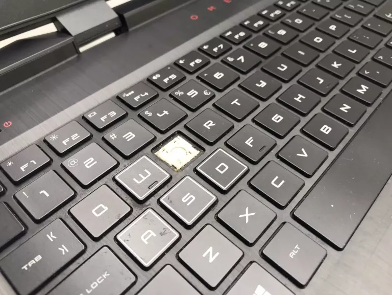 hp-omen-15-dc-1065-8250ssd1tb-hdd-i5-9300h-liczba-rdzeni-procesora-4