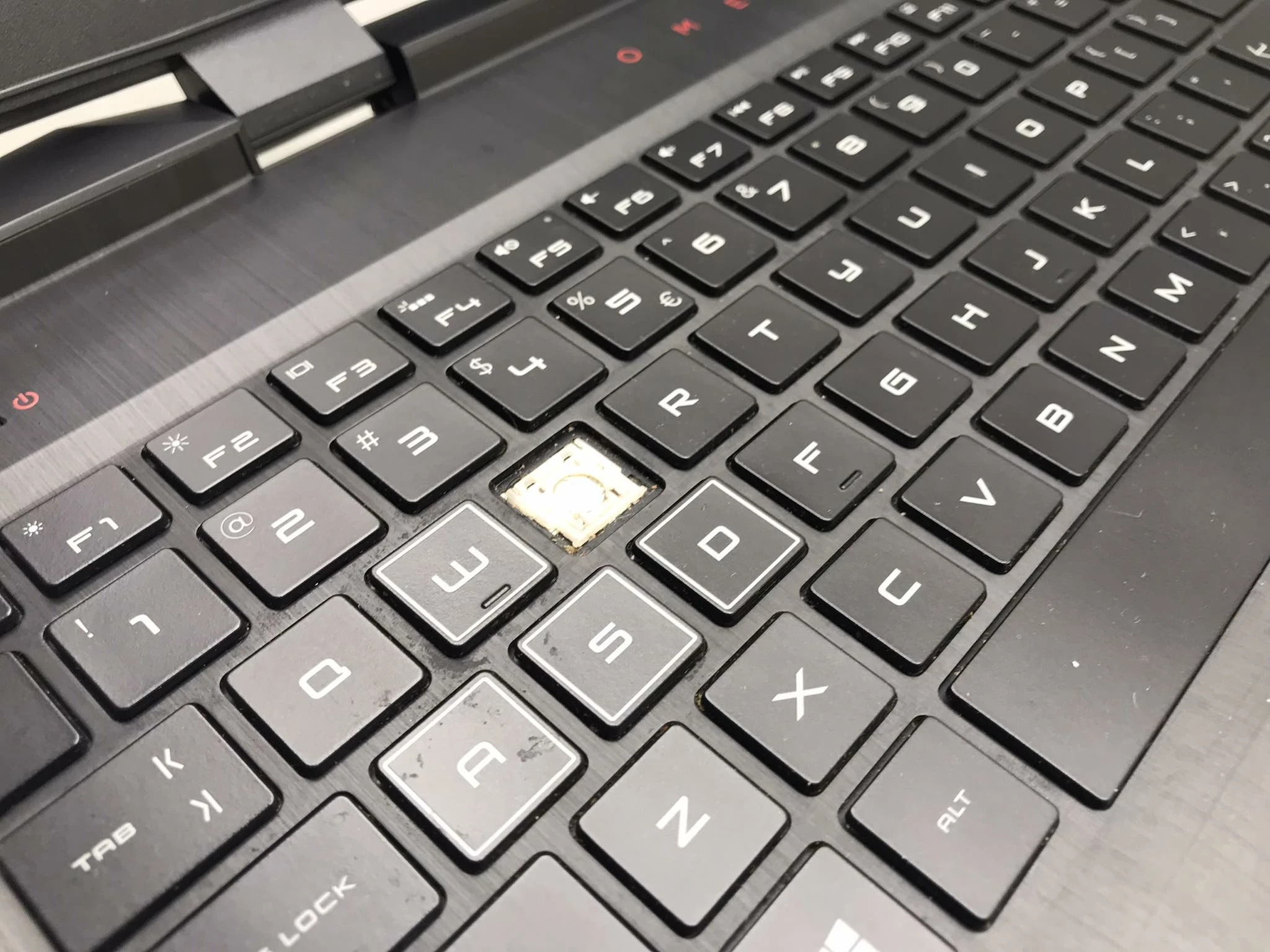 hp-omen-15-dc-1065-8250ssd1tb-hdd-i5-9300h-liczba-rdzeni-procesora-4