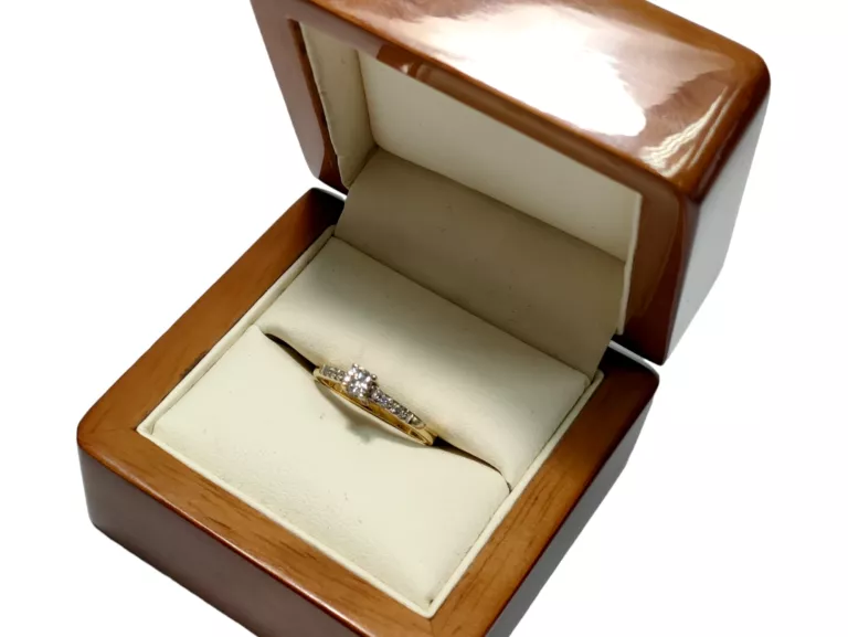 zloty-pierscionek-z-brylantami-182g-585-r10-lipowa-45-bialystok-sj