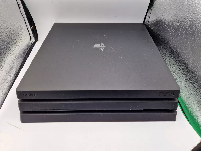 KONSOLA PS4 PRO 1TB