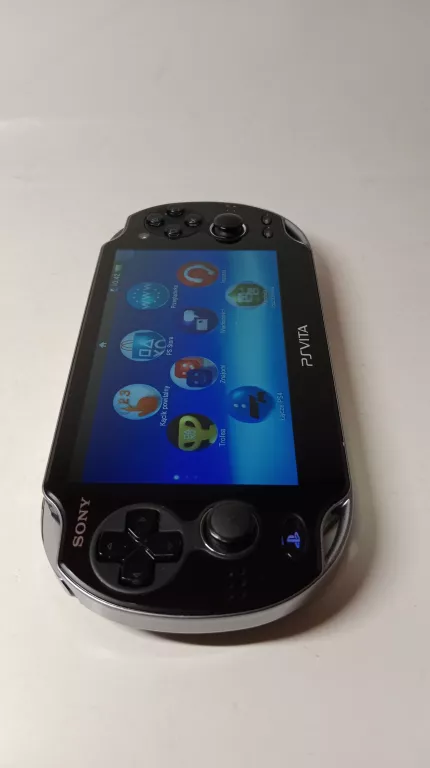 KONSOLA PS VITA PCH-1004 + GRY