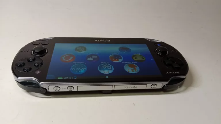 KONSOLA PS VITA PCH-1004 + GRY