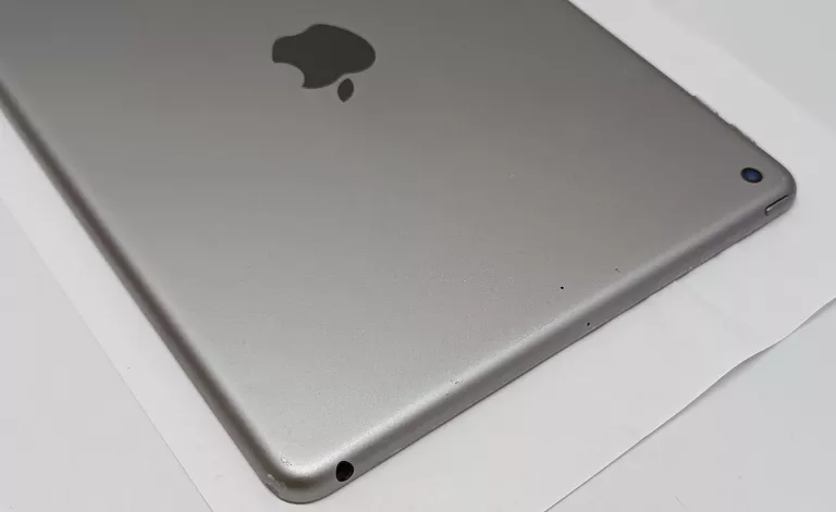 TABLET IPAD 5 GEN 128GB A1822 - NA CZĘŚCI