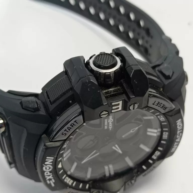 ZEGAREK EXPONI INTACTION