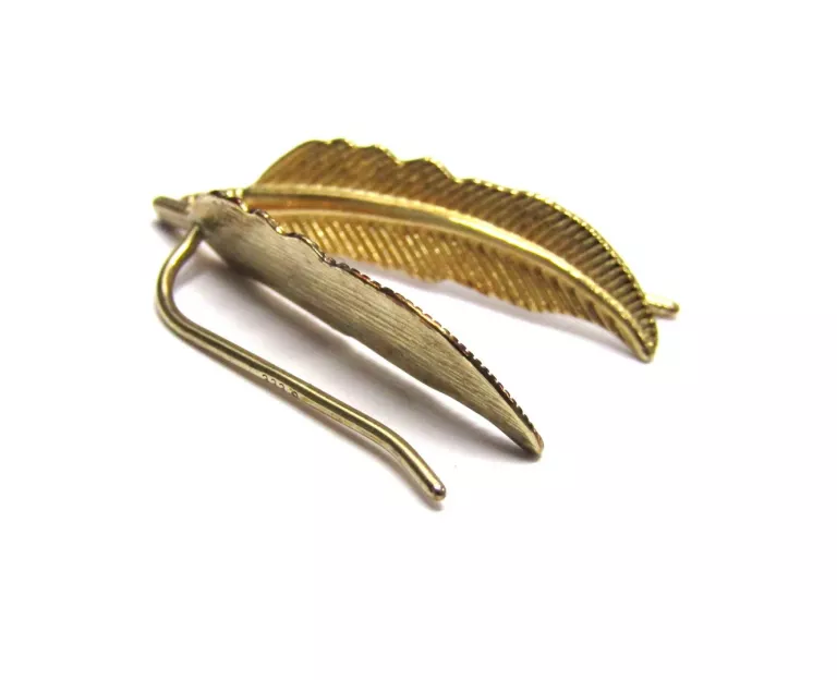 wyjatkowe-zlote-kolczyki-cechy-brak