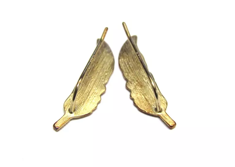 wyjatkowe-zlote-kolczyki-material-zloto