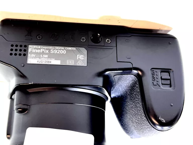 FUJIFILM FINEPIX S9200