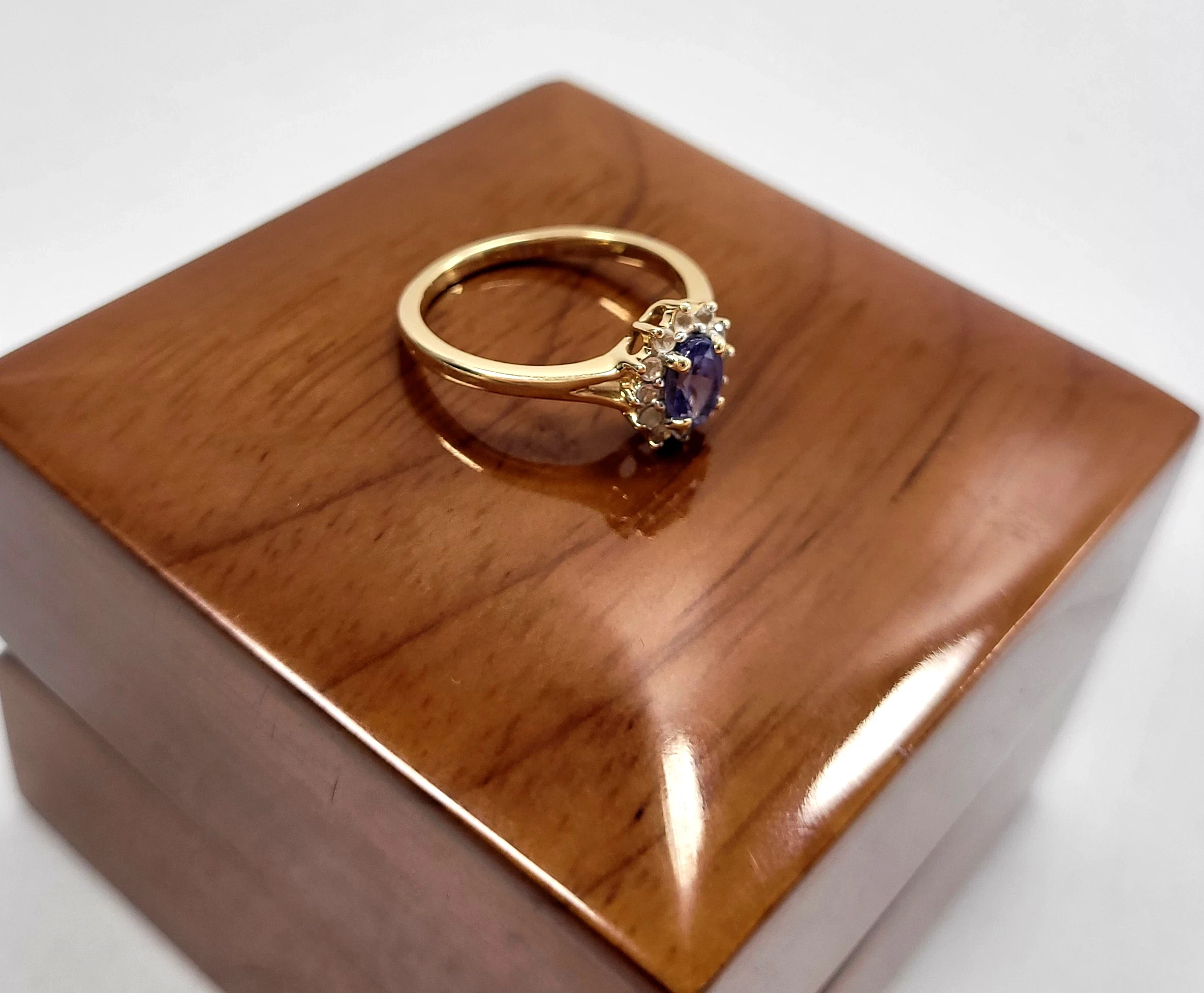 zloty-pierscionek-tanzanittopazy-wkruk-p585-25-rodzaj-wyrob-jubilerski