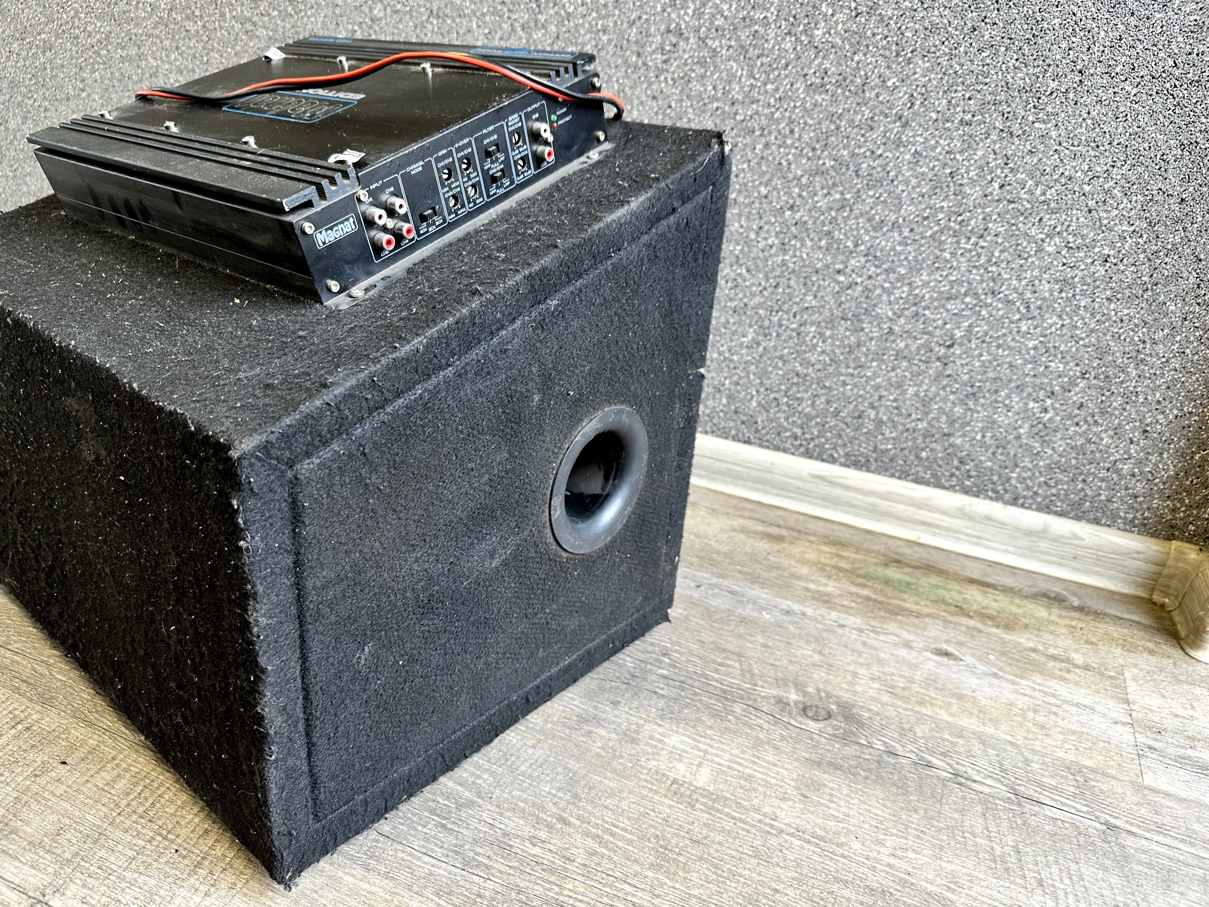 wzmacniacz-samochodowy-magnat-1160-wat-tuba-basowa-stan-uzywany