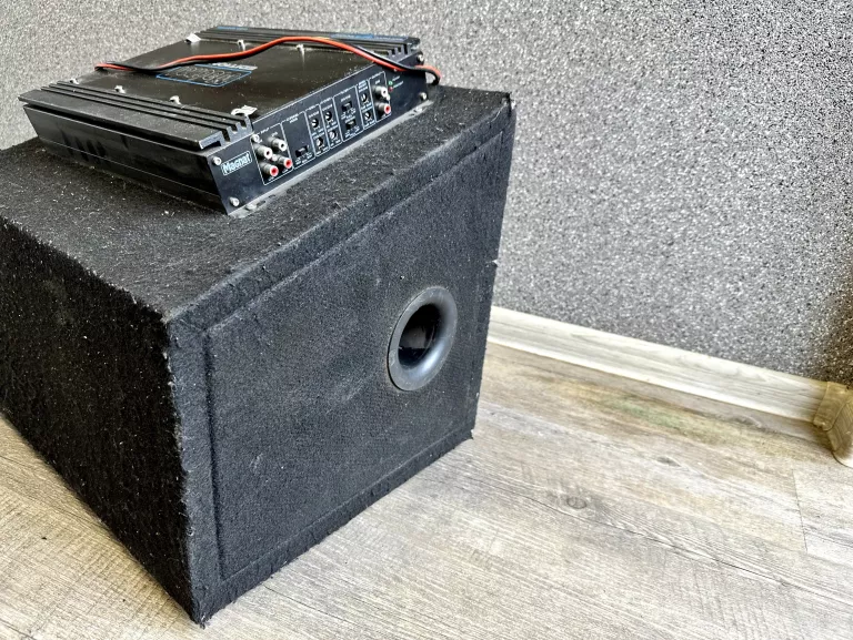 wzmacniacz-samochodowy-magnat-1160-wat-tuba-basowa-stan-uzywany