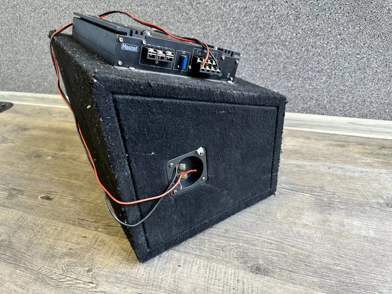 wzmacniacz-samochodowy-magnat-1160-wat-tuba-basowa-model-edition-special