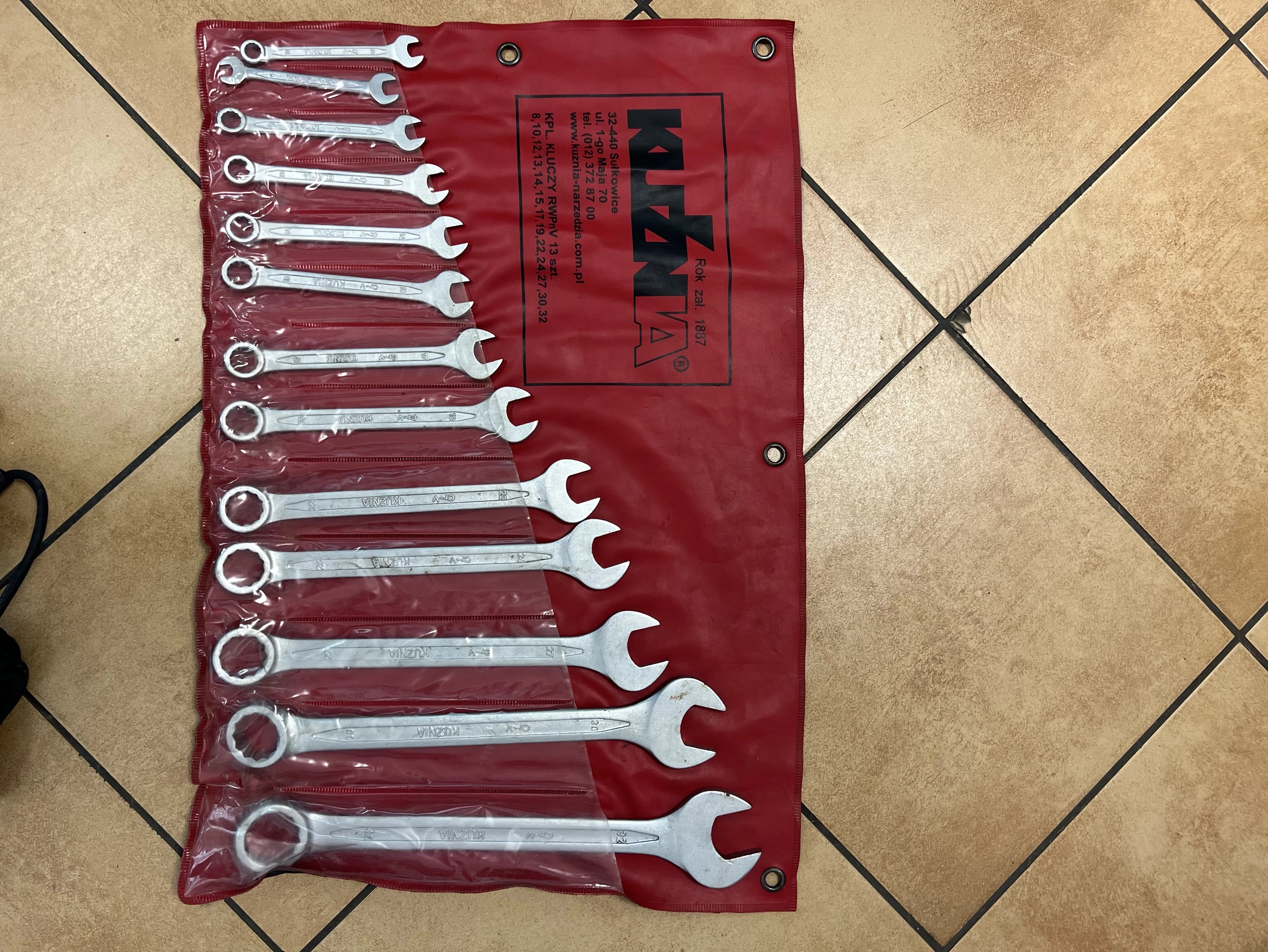 klucze-plasko-oczkowe-kuznia-1-121-91-223-stan-uzywany