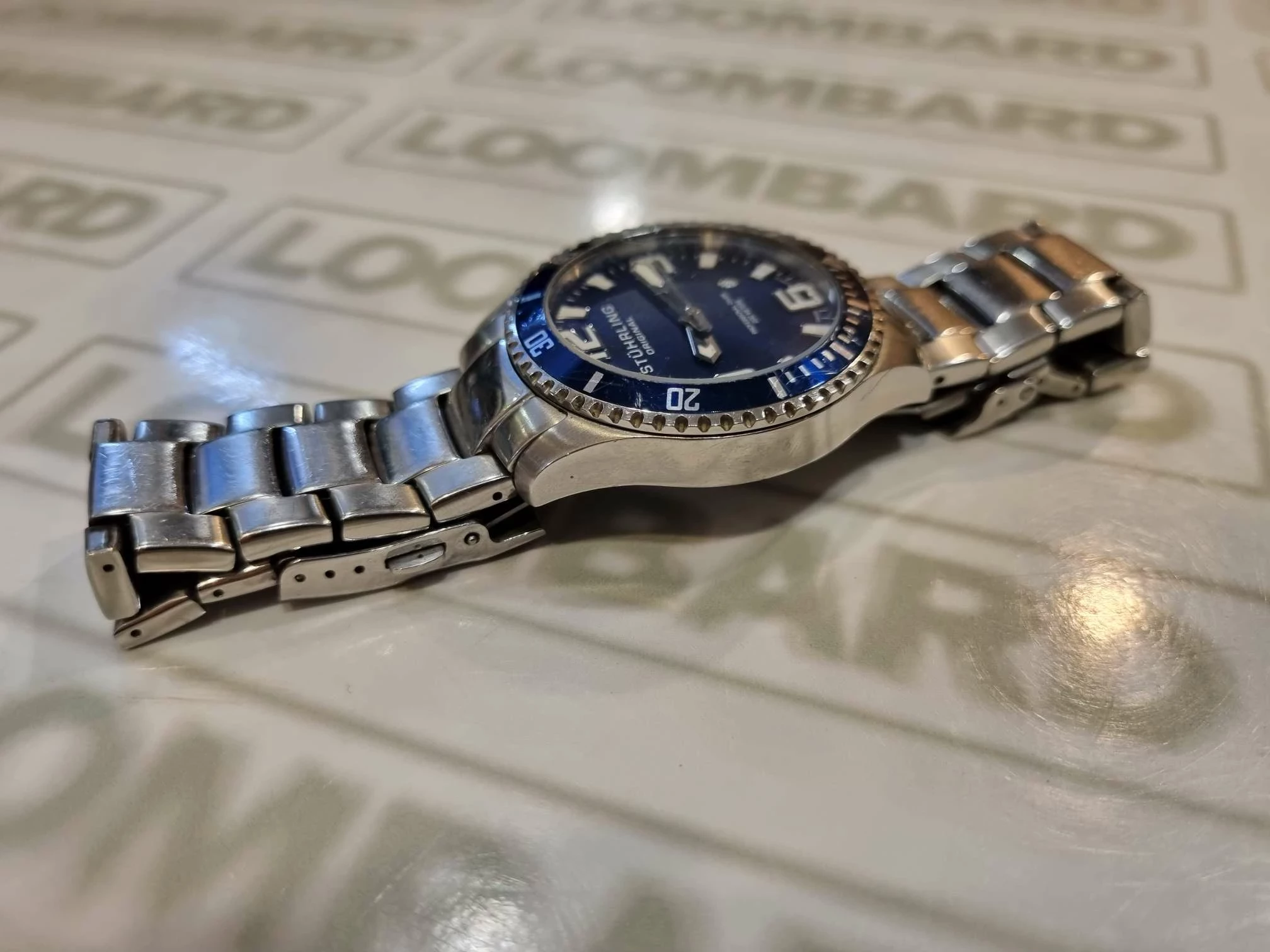 zegarek-stuhrling-original-professional-diver-ksztalt-koperty-okragla