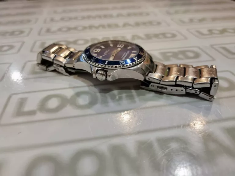 zegarek-stuhrling-original-professional-diver-funkcje-datownik